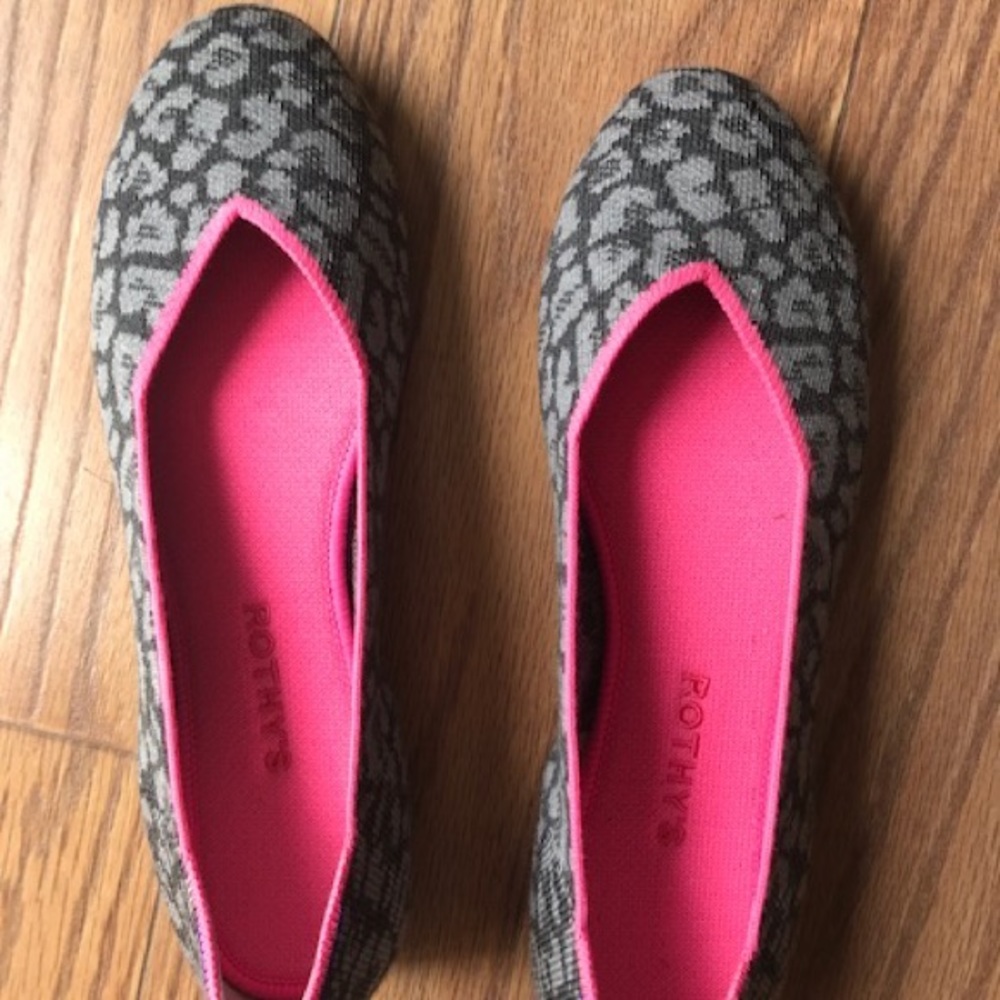 Rothys the flat gray cameo. Brand new. Never worn.